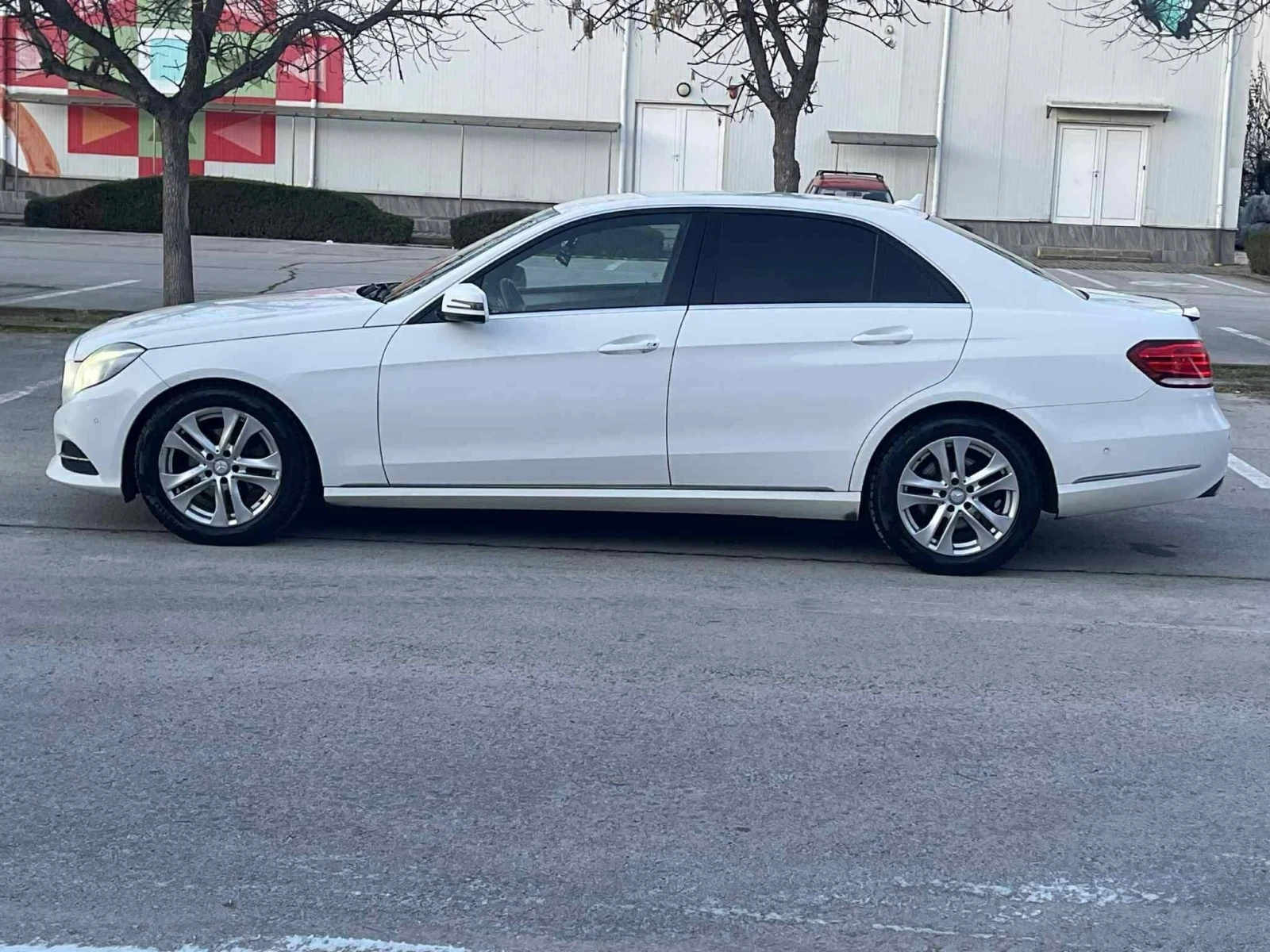 Mercedes-Benz E 200  - изображение 8