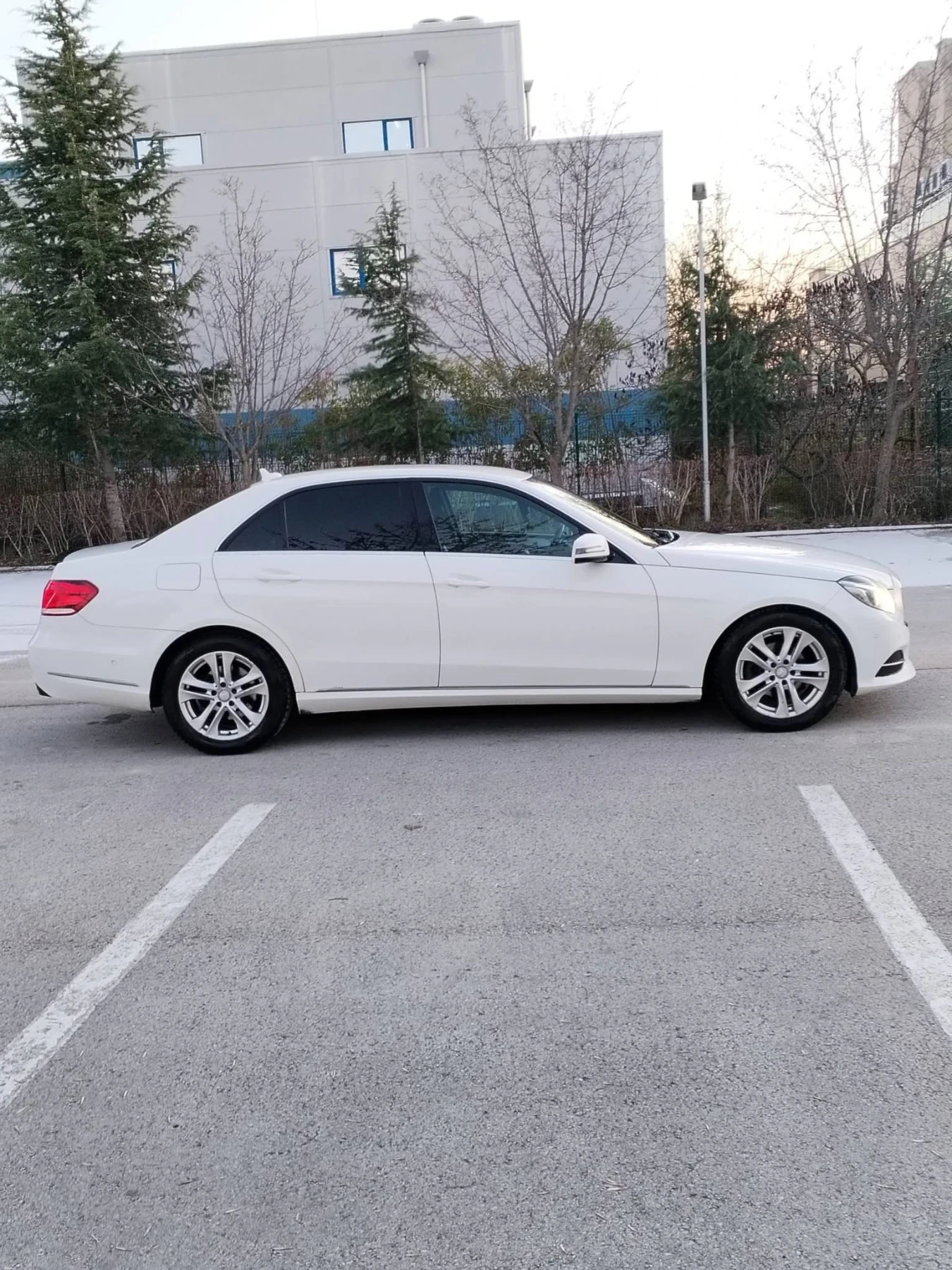 Mercedes-Benz E 200  - изображение 9