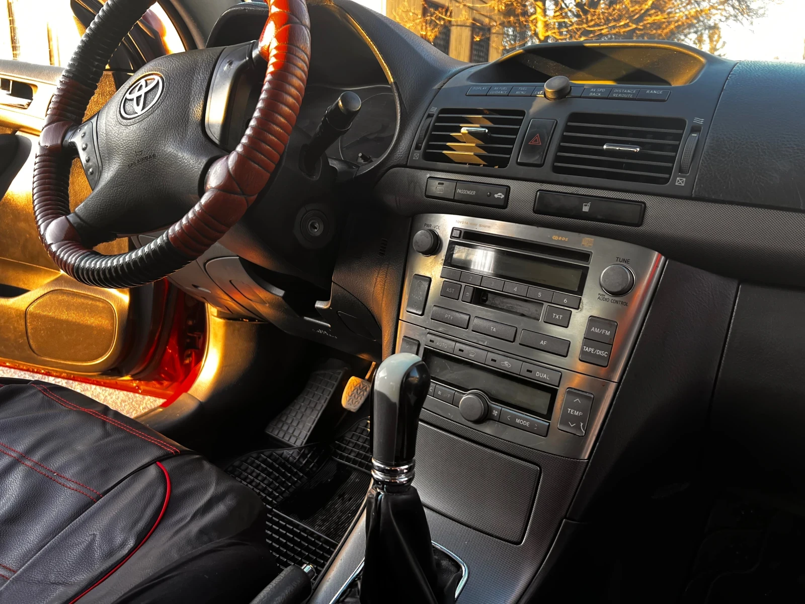 Toyota Avensis, снимка 11 - Автомобили и джипове - 53713570