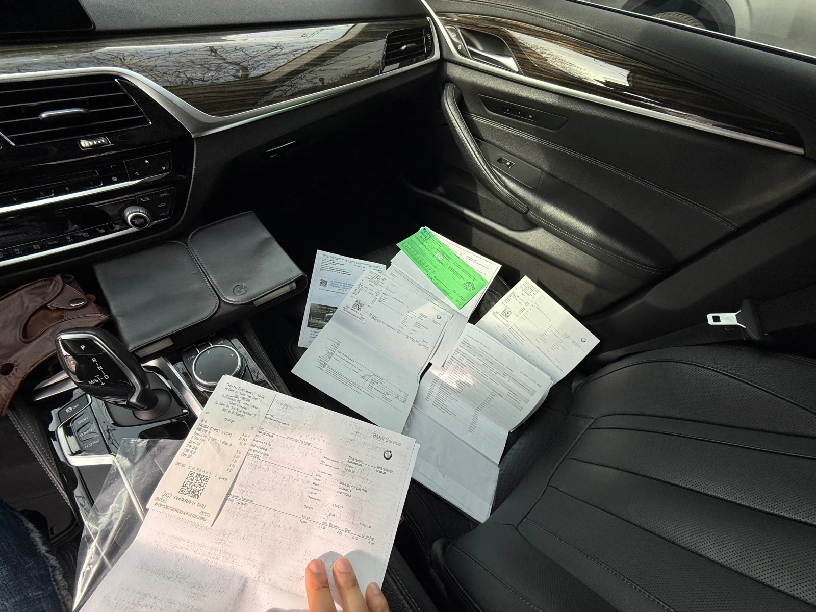 BMW 530 XD/доста интересни екстри/обслужена/за ценители!, снимка 17 - Автомобили и джипове - 54210954