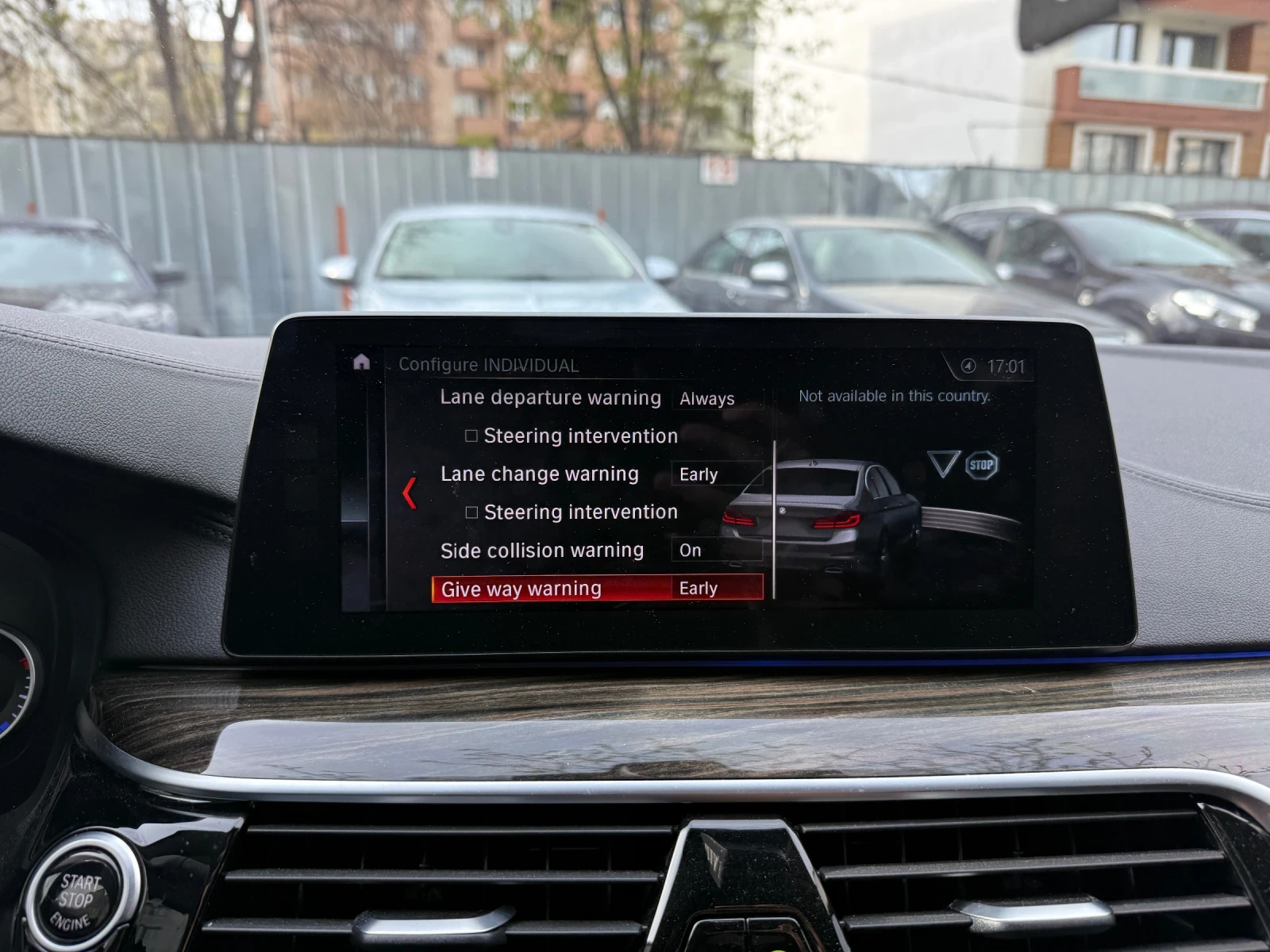 BMW 530 XD/доста интересни екстри/обслужена/за ценители!, снимка 12 - Автомобили и джипове - 54210954