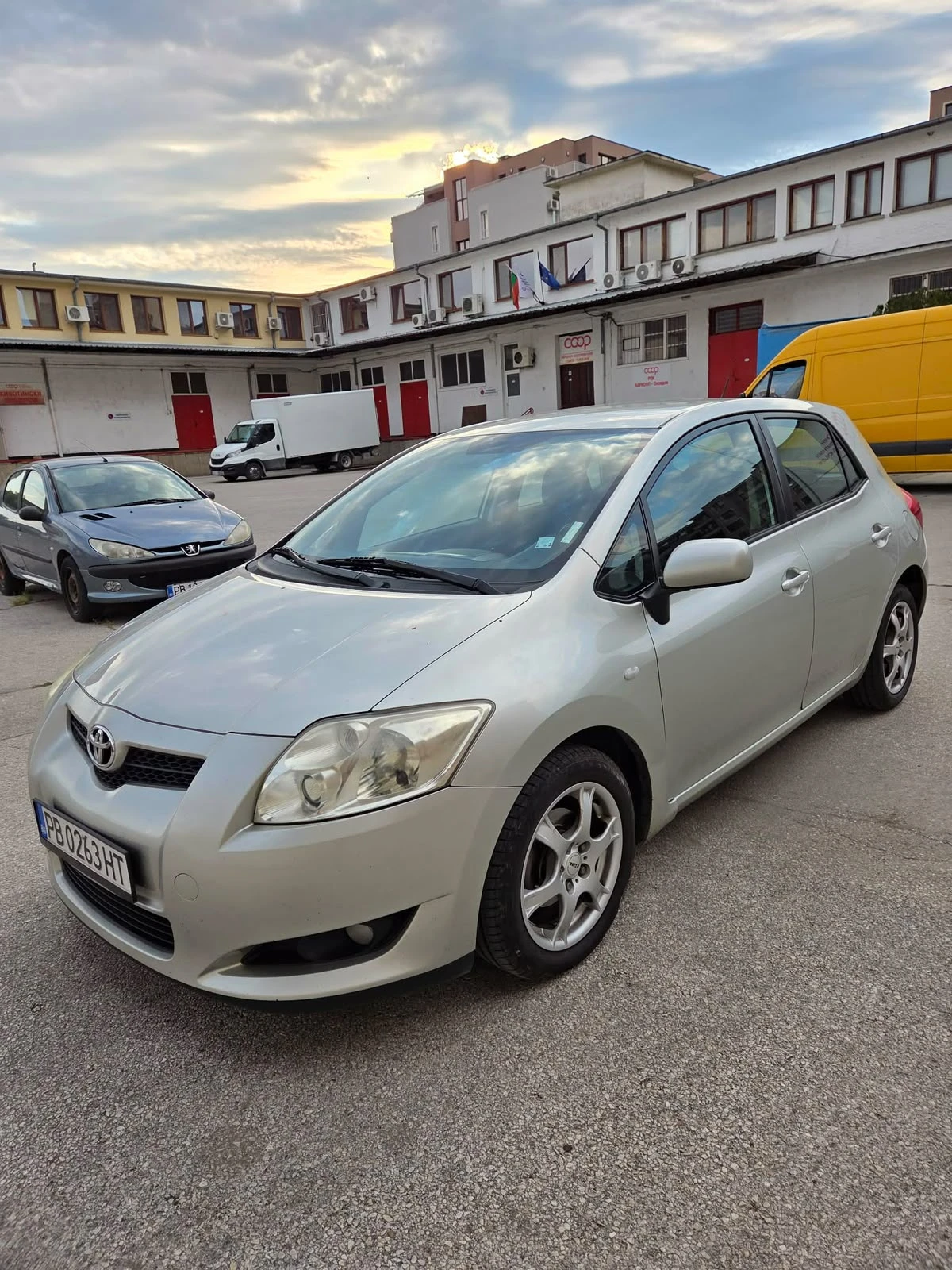 Toyota Auris, снимка 2 - Автомобили и джипове - 55108533