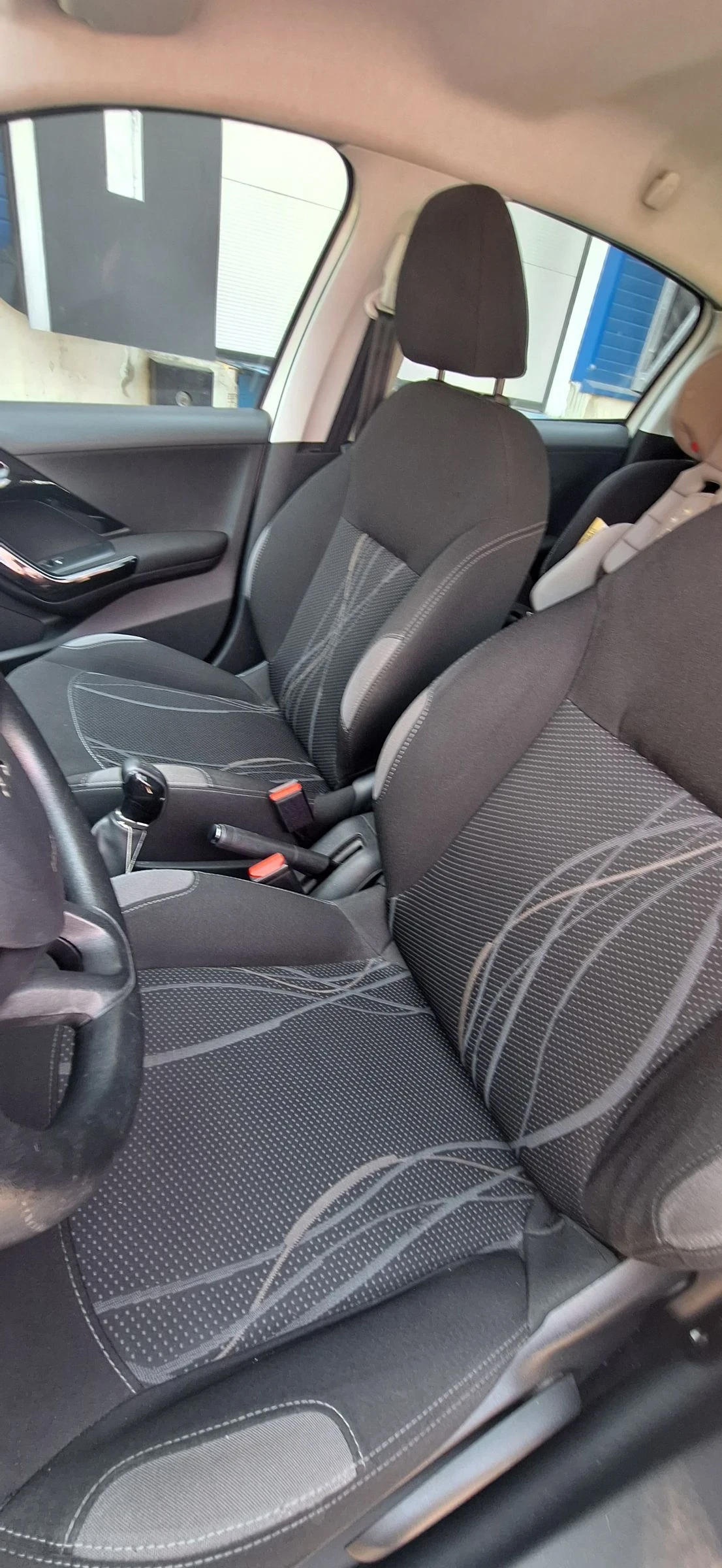 Peugeot 208 | Mobile.bg � ����������� 10