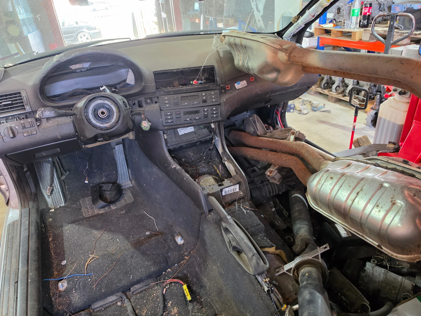 BMW 320 Фейс 6 скорости, снимка 8 - Автомобили и джипове - 55536141