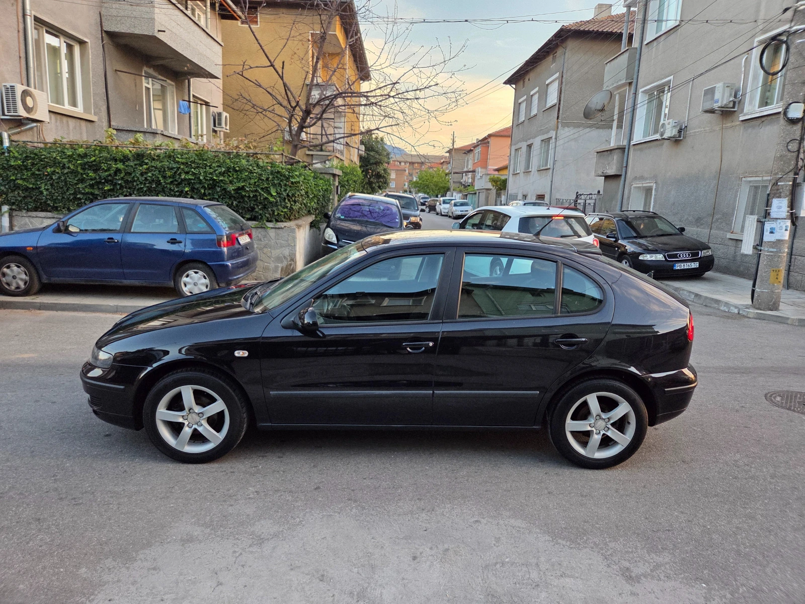Seat Leon 1.6 FACELIFT , снимка 10 - Автомобили и джипове - 55847658