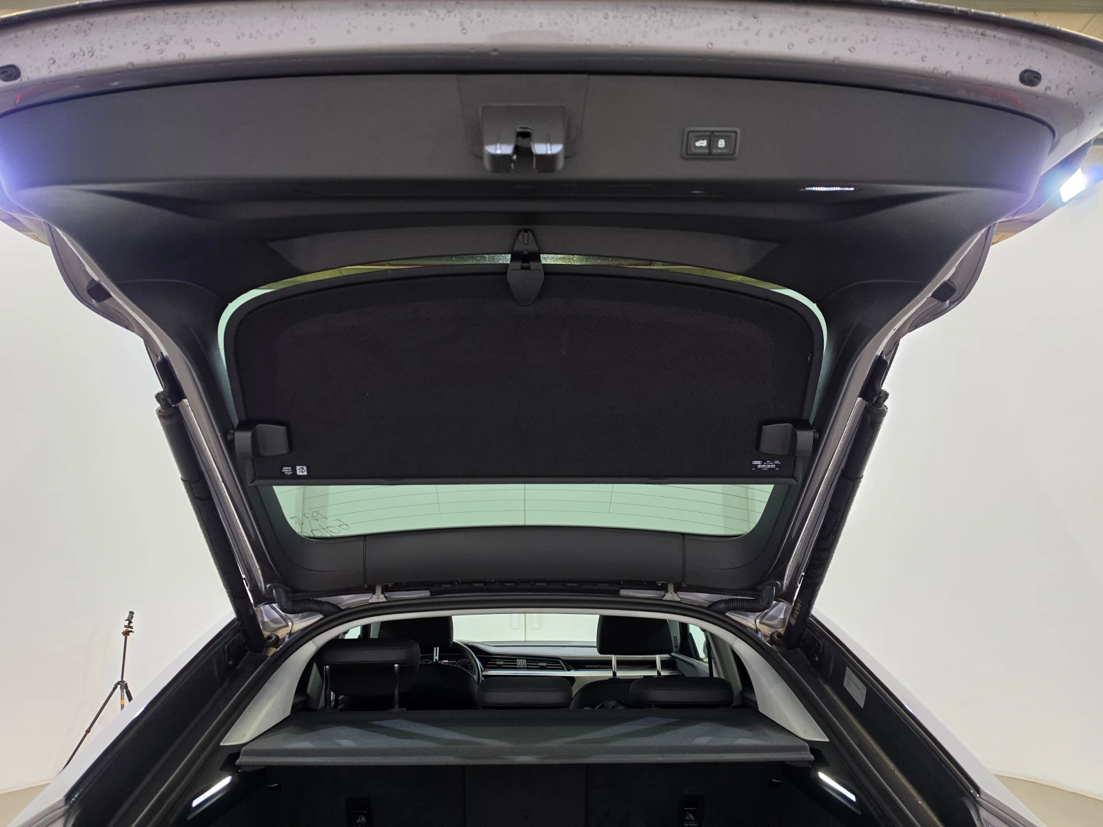 Audi E-Tron 55 Sportback Quattro LED-Matrix Navi-Pro 89% SoH, снимка 16 - Автомобили и джипове - 56323331