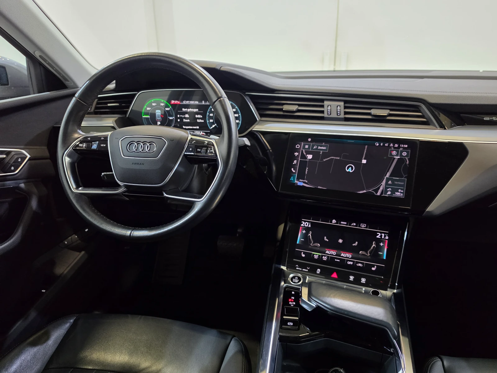Audi E-Tron 55 Sportback Quattro LED-Matrix Navi-Pro 89% SoH, снимка 10 - Автомобили и джипове - 56323331