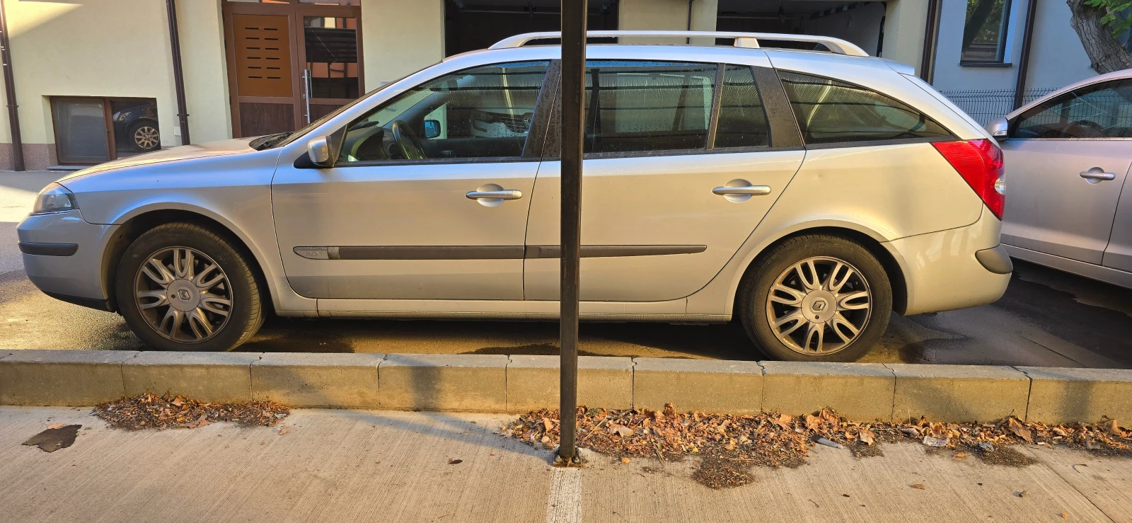 Renault Laguna 2-фейслифт, снимка 3 - Автомобили и джипове - 56339276