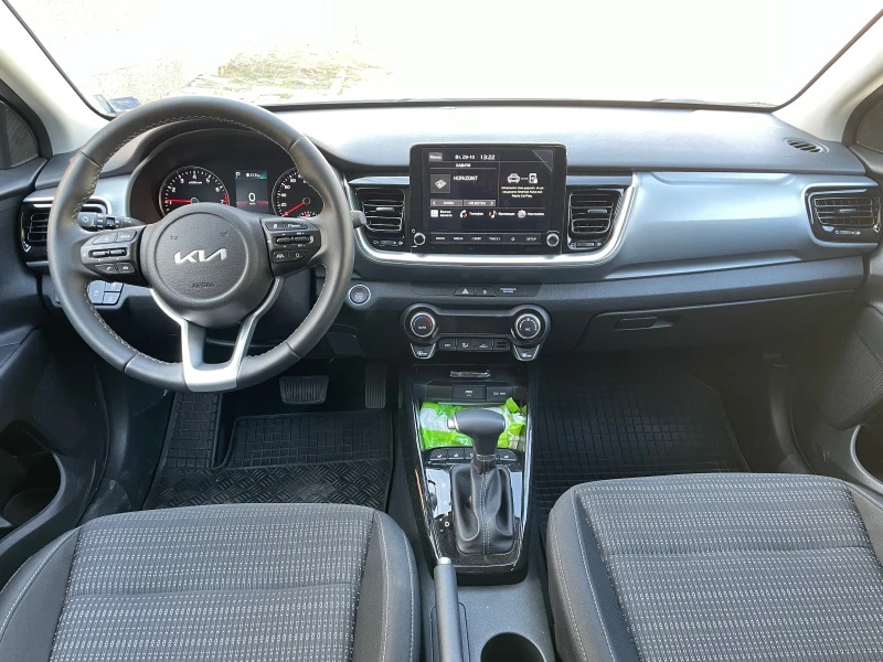 Kia Stonic 1, 0T, снимка 8 - Автомобили и джипове - 47581404