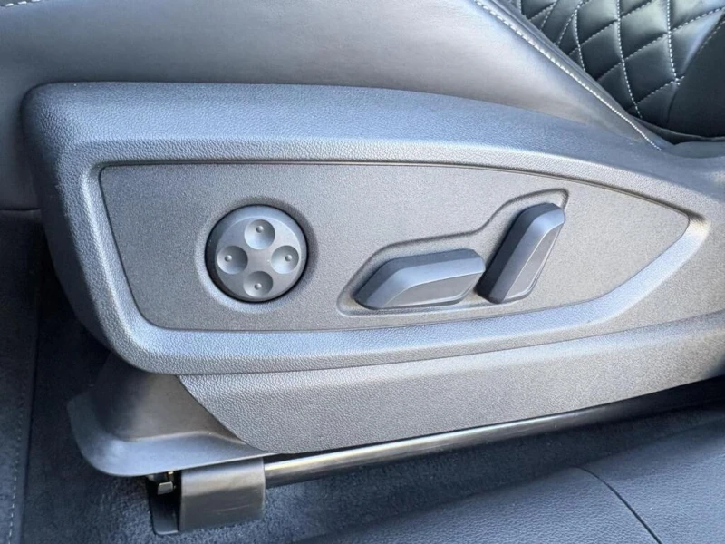 Audi SQ5 * PROGRESSIVE* CARFAX * БЕЗ ПЪРВОНАЧАЛНА ВНОСКА, снимка 11 - Автомобили и джипове - 52905712