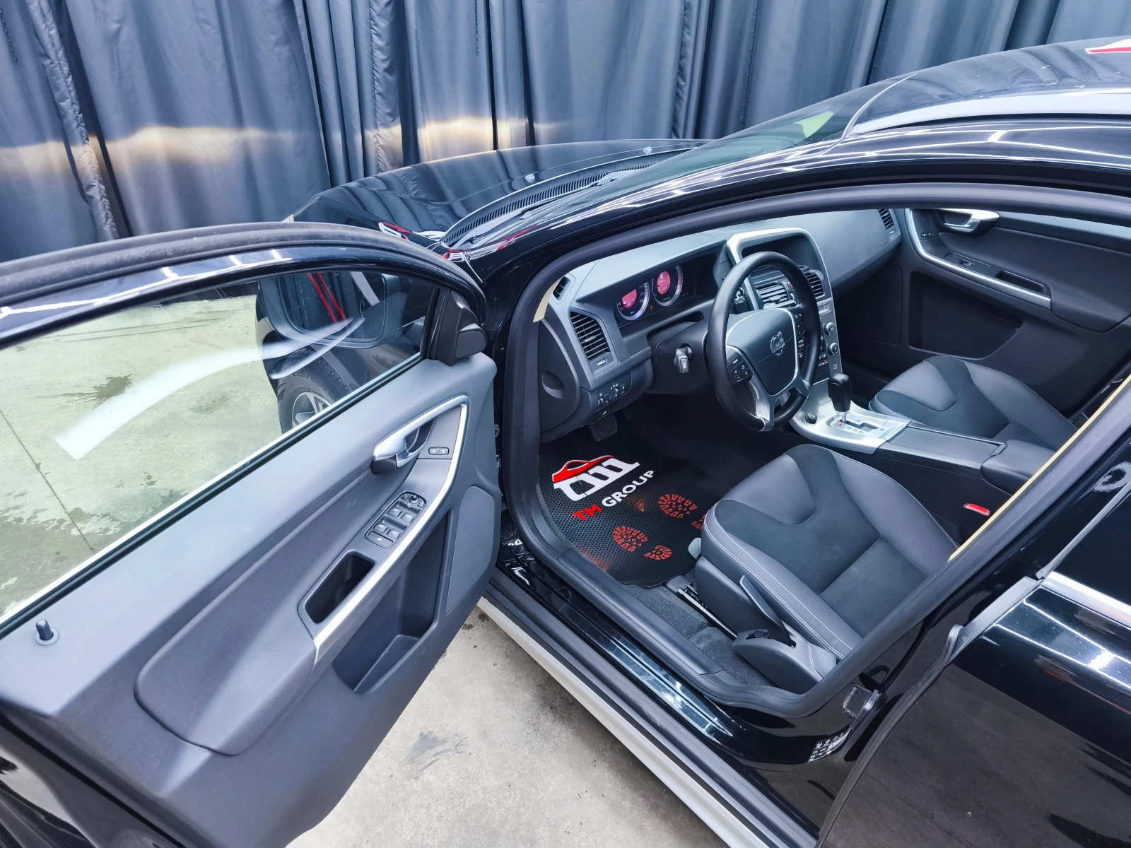 Volvo XC60 2.0D3 Automatic E5A - изображение 7