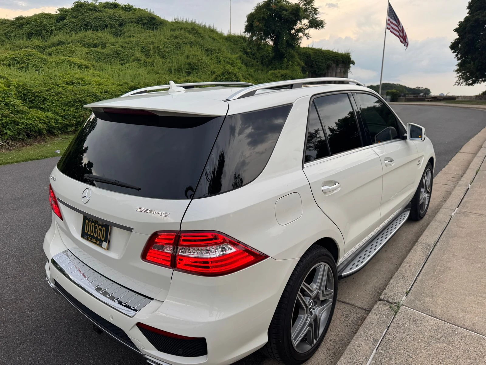 Mercedes-Benz ML 63 AMG * 4MATIC * CARFAX * ЦЕНА ДО БГ - изображение 6