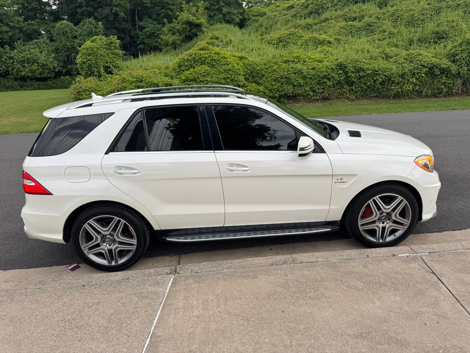 Mercedes-Benz ML 63 AMG * 4MATIC * CARFAX * ЦЕНА ДО БГ - изображение 7