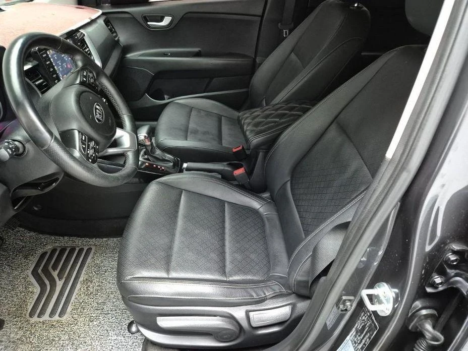 Kia Stonic Diesel 1.6 Trendy * НАЙ-ДОБРА ЦЕНА В БЪЛГАРИЯ*  - изображение 10