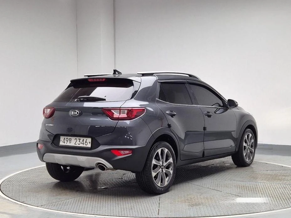 Kia Stonic Diesel 1.6 Trendy * НАЙ-ДОБРА ЦЕНА В БЪЛГАРИЯ*  - изображение 4