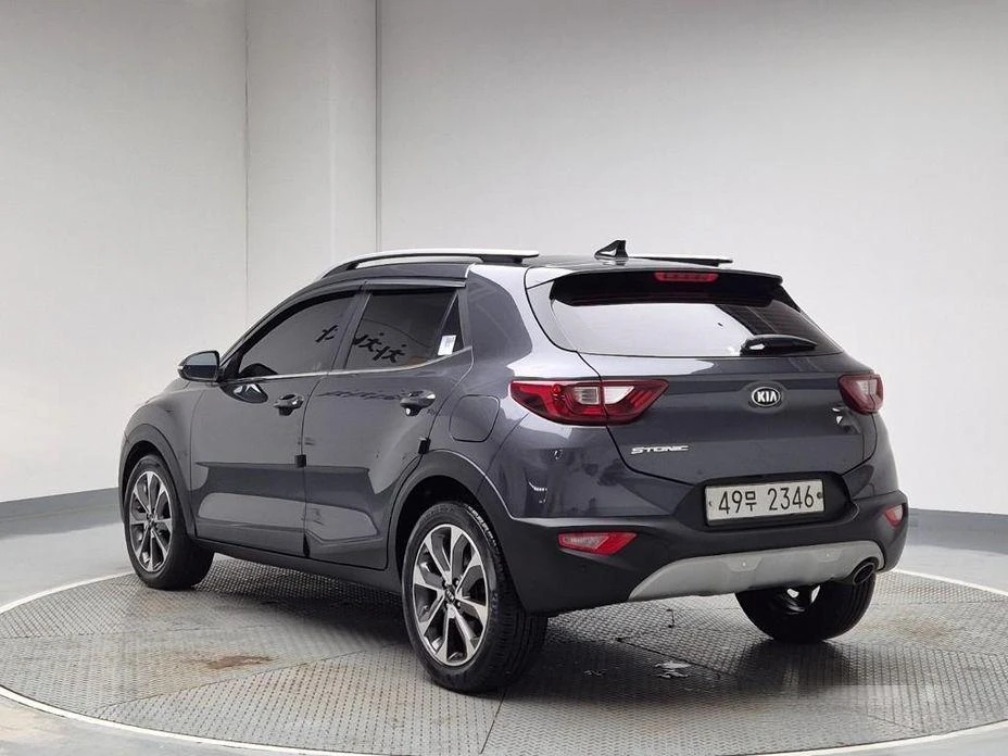 Kia Stonic Diesel 1.6 Trendy * НАЙ-ДОБРА ЦЕНА В БЪЛГАРИЯ*  - изображение 2