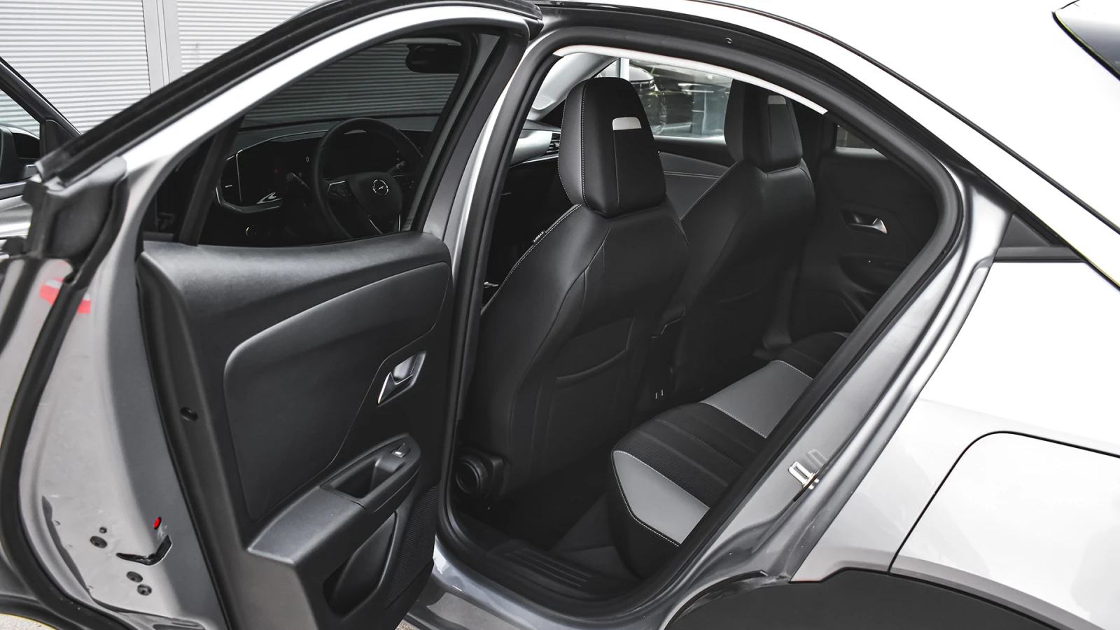 Opel Mokka e-Elegance 50 kWh, снимка 9 - Автомобили и джипове - 53770849