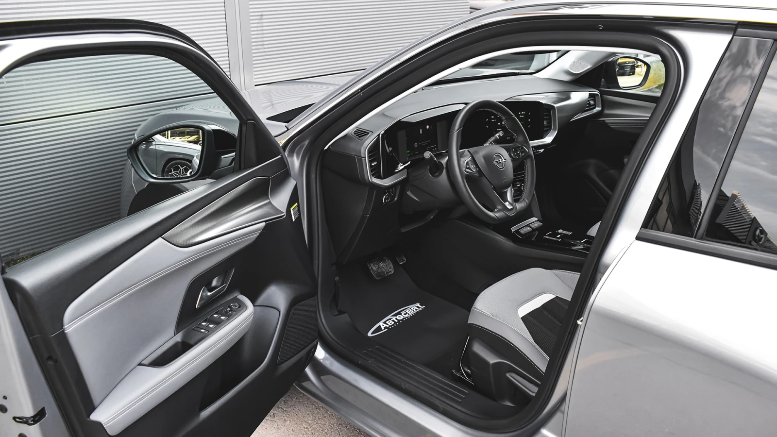 Opel Mokka e-Elegance 50 kWh, снимка 8 - Автомобили и джипове - 53770849