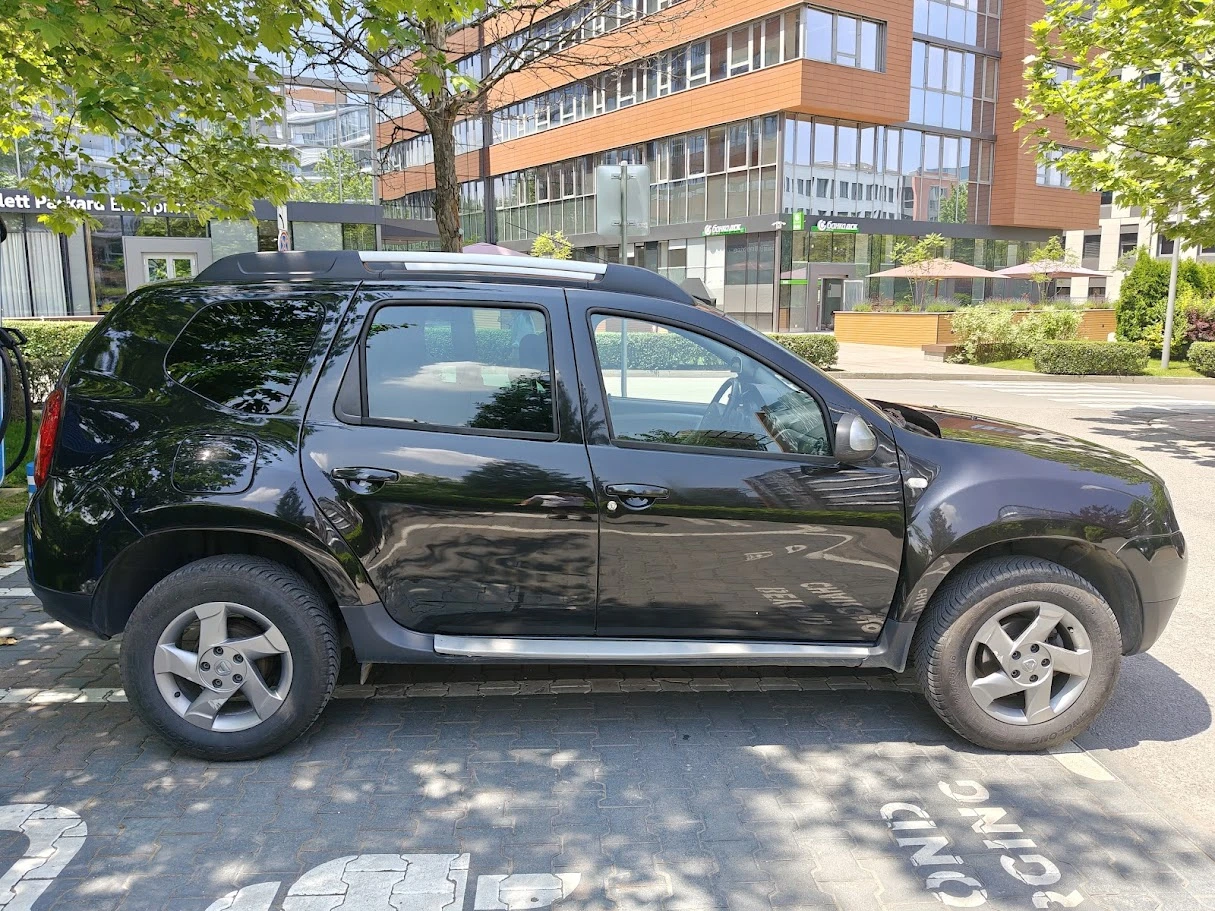Dacia Duster 1.6 LPG, снимка 5 - Автомобили и джипове - 54806722