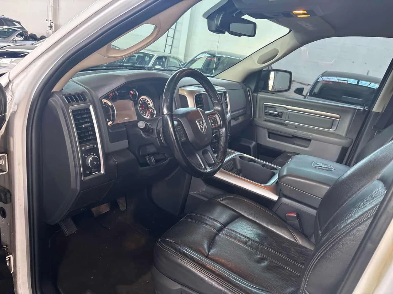 Dodge RAM 1500 * Big Horn * CARFAX * ОПЦИЯ ЗА ФИНАНСИРАНЕ , снимка 5 - Автомобили и джипове - 55224158