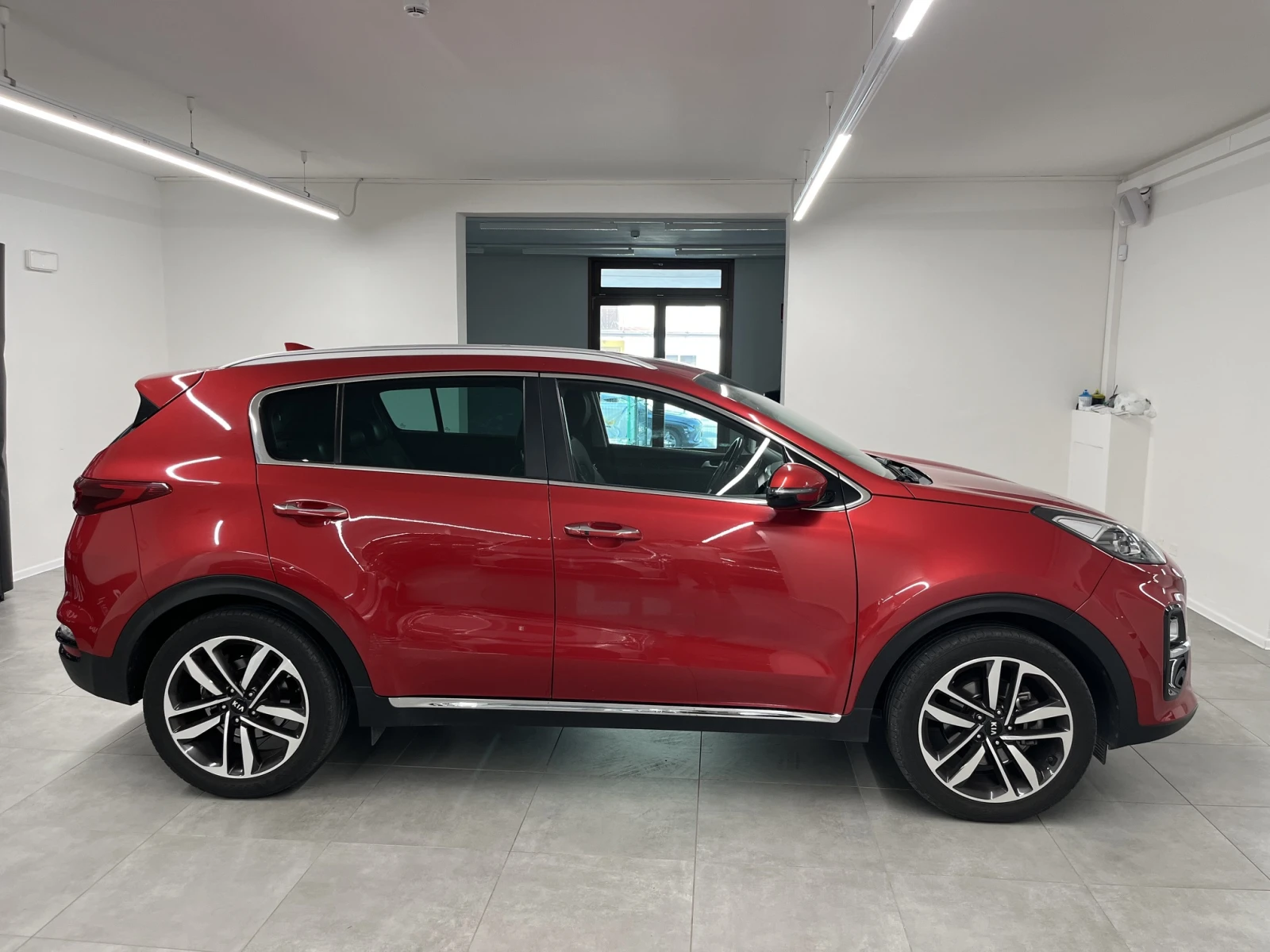 Kia Sportage 1.6 CRDI, снимка 6 - Автомобили и джипове - 55458527
