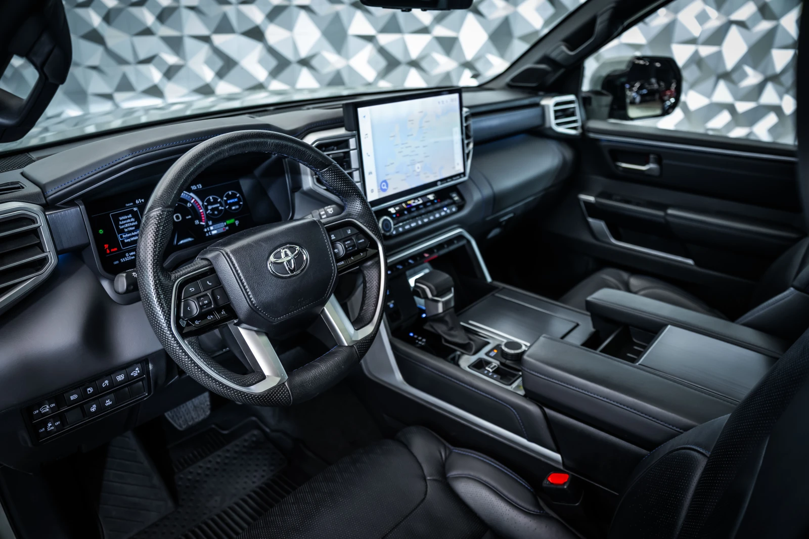 Toyota Sequoia Platinum 3.5 i-ForceMAX AWD Hybrid 360 Pano KeyGO, снимка 8 - Автомобили и джипове - 55831309