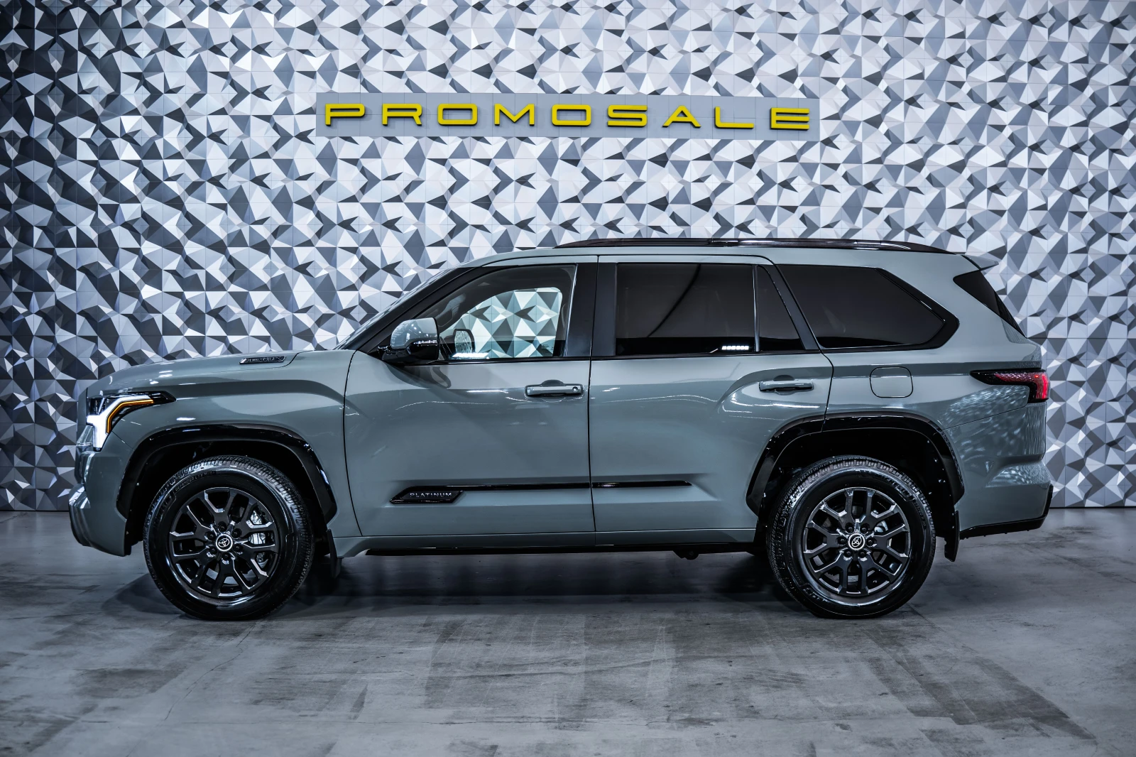 Toyota Sequoia Platinum 3.5 i-ForceMAX AWD Hybrid 360 Pano KeyGO, снимка 3 - Автомобили и джипове - 55831309