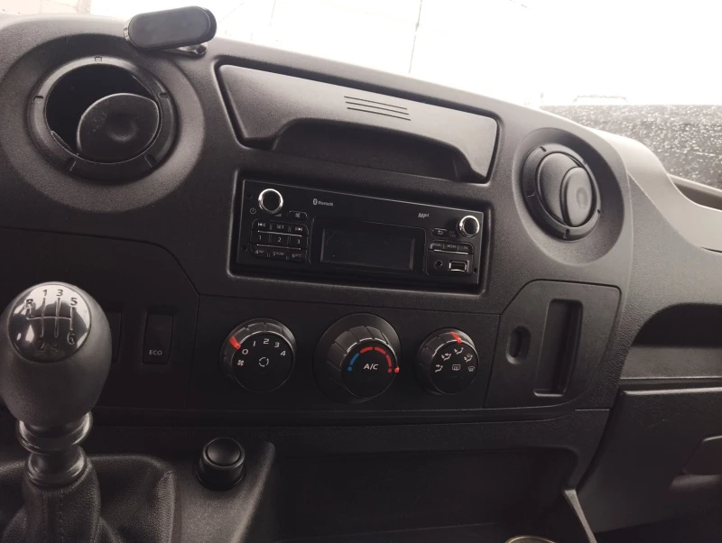 Renault Master 2.3dci 145 КС. Климатик, снимка 8 - Бусове и автобуси - 48688698