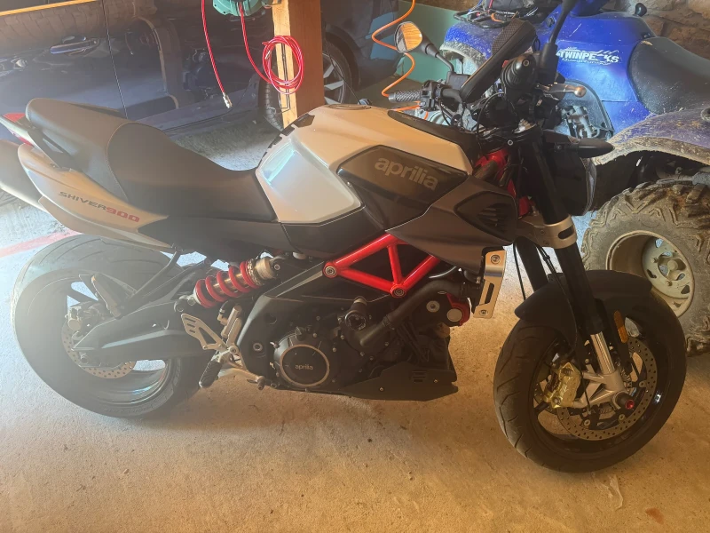 Aprilia Shiver 900
