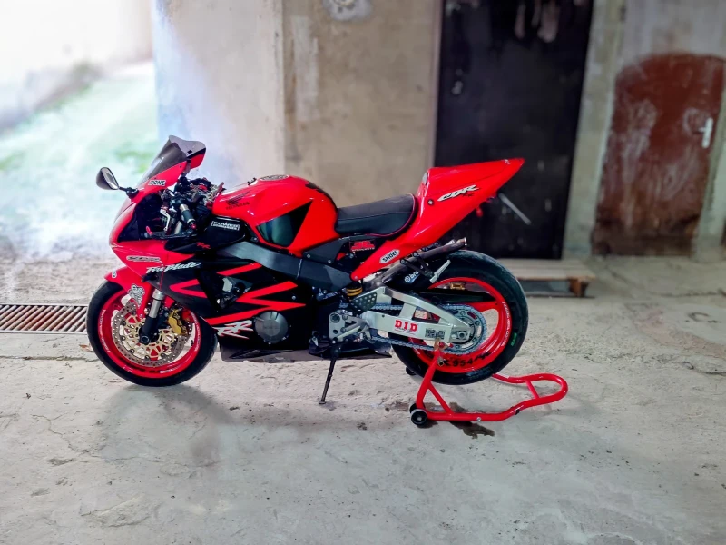 Honda Cbr 954rr, снимка 2 - Мотоциклети и мототехника - 52673330