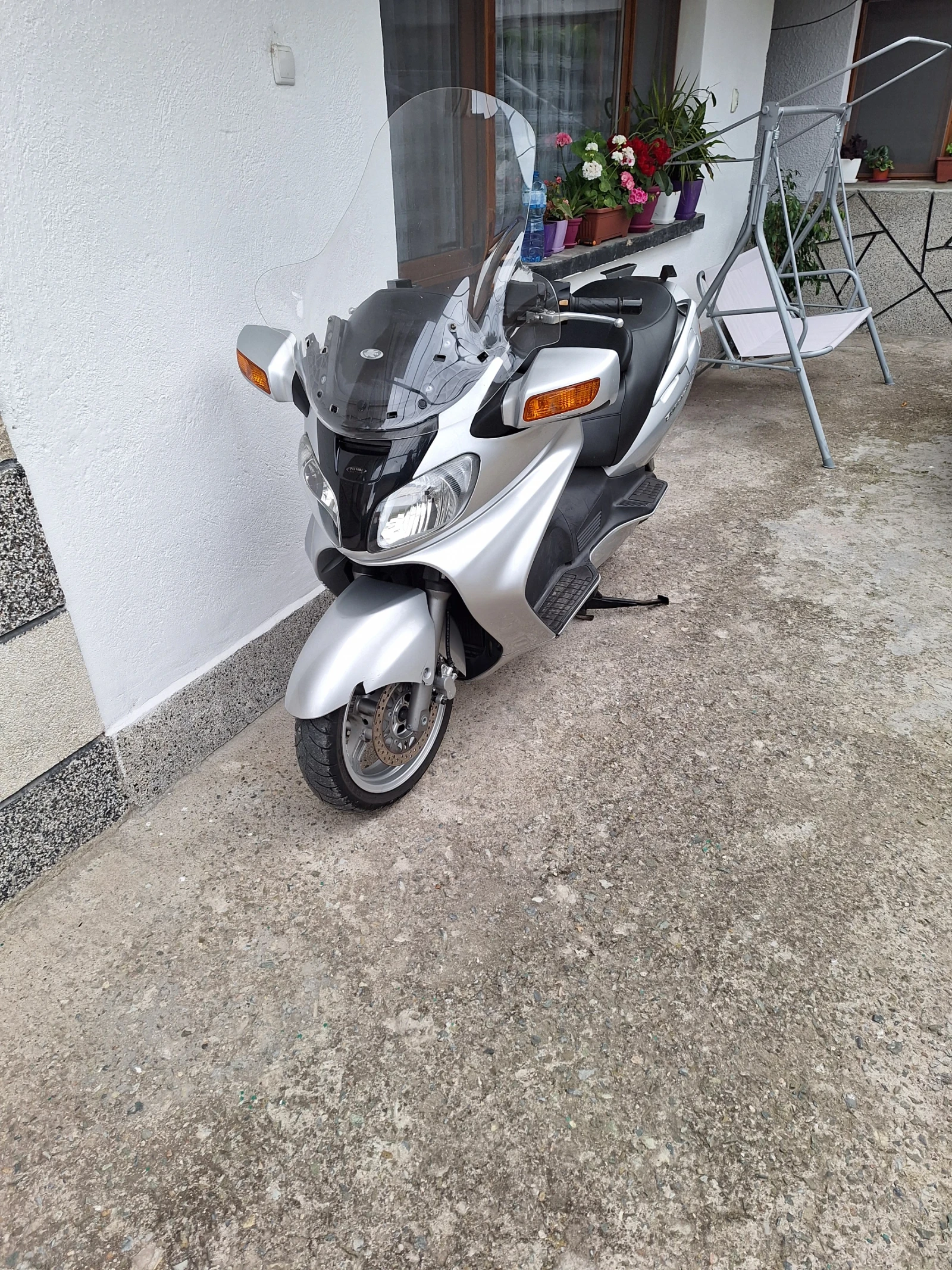 Suzuki Burgman 650, снимка 2 - Мотоциклети и мототехника - 54454944