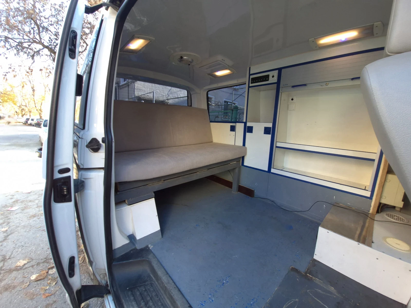 Кемпер VW Transporter T5 - изображение 5