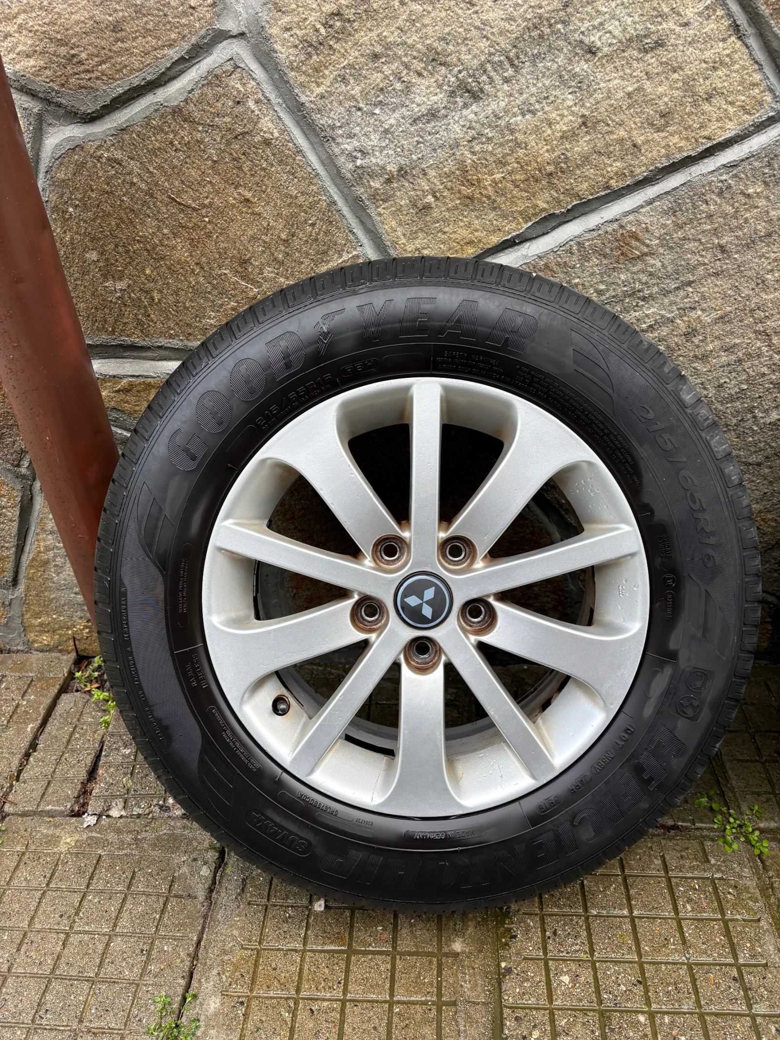 ���� � ������ 215/65R16 | Mobile.bg � ����������� 3