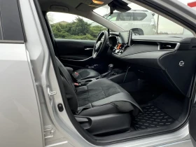 Toyota Corolla 1.8 HEV Executive, снимка 10