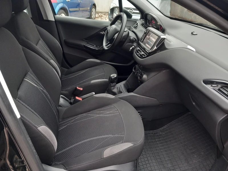 Peugeot 208 1.6 E HDI NAVI, снимка 12 - Автомобили и джипове - 48418556