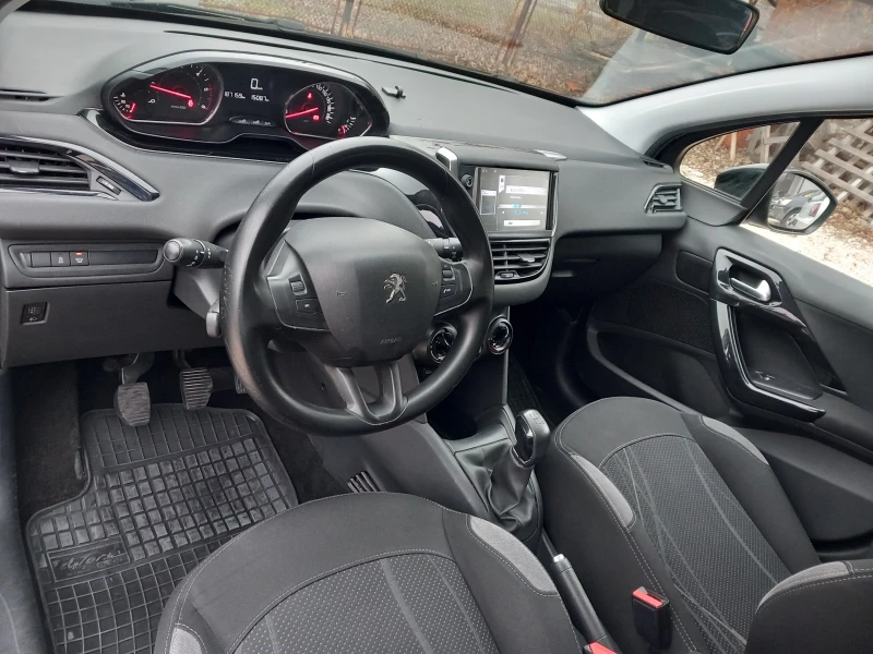 Peugeot 208 1.6 E HDI NAVI, снимка 10 - Автомобили и джипове - 48418556