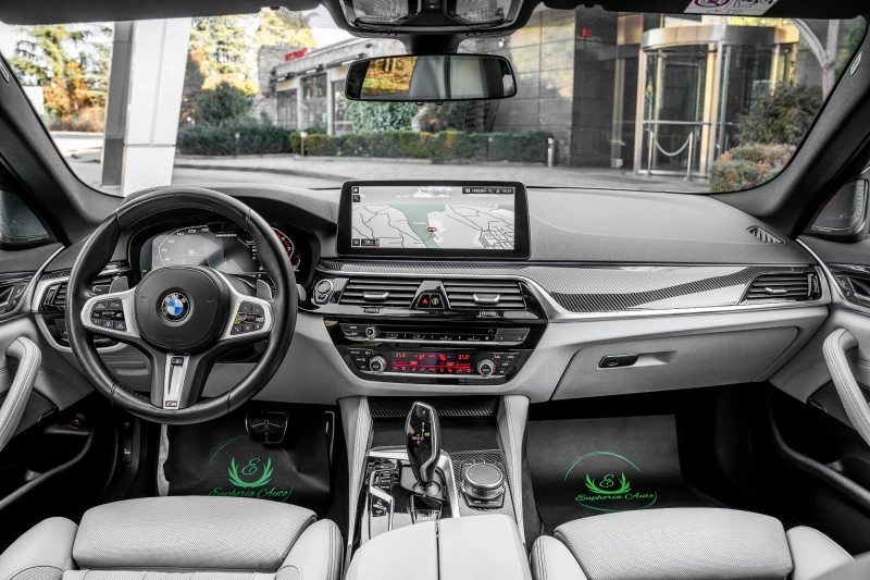 BMW 550 I* M-SPORT* X-DRIVE* CARBON* INDIVIDUAL* LASER* , снимка 13 - Автомобили и джипове - 49145911