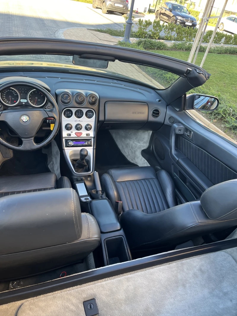 Alfa Romeo Spider 916, снимка 11 - Автомобили и джипове - 51860758
