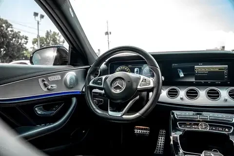 Mercedes-Benz E 43 AMG 4Matic* NAVI* PANO*  - изображение 10