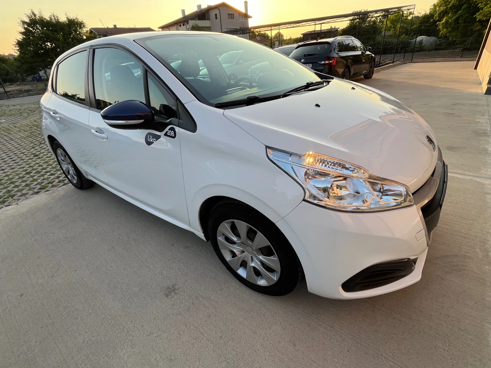 Peugeot 208 1.2 - изображение 2