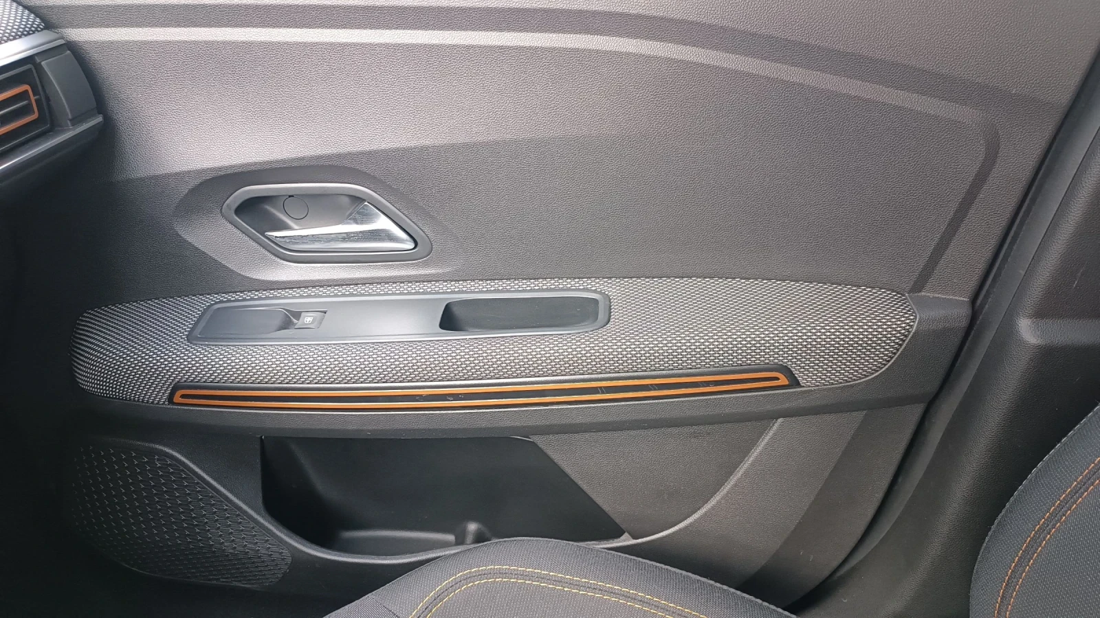 Dacia Sandero | Mobile.bg   17