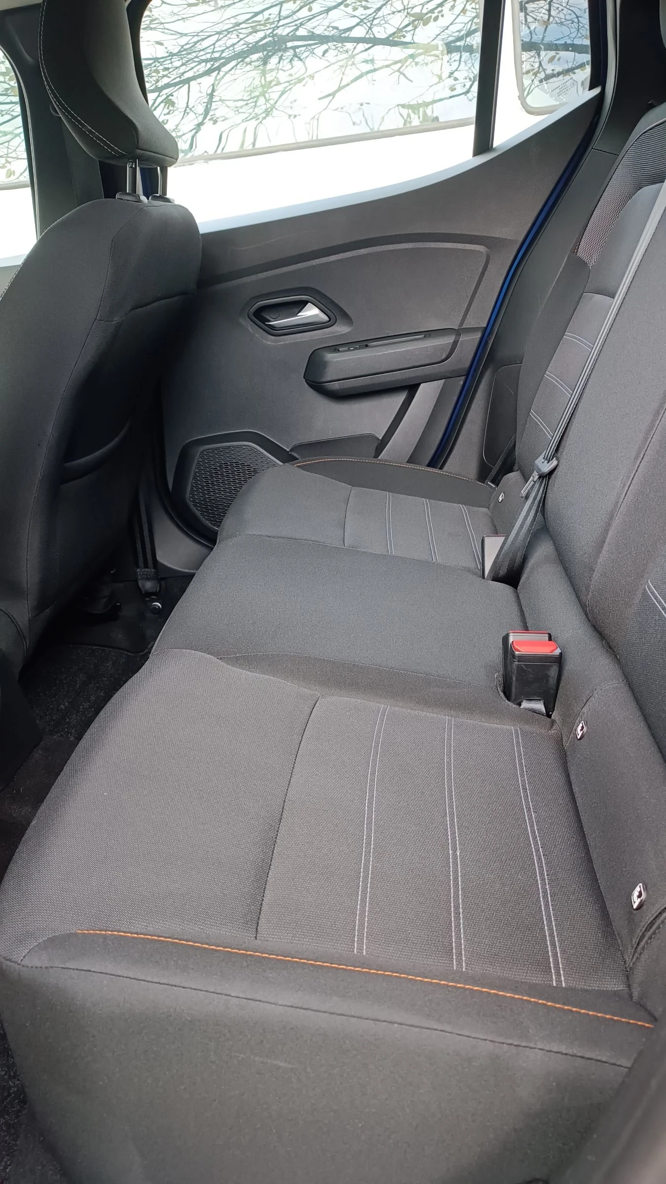Dacia Sandero  - изображение 10