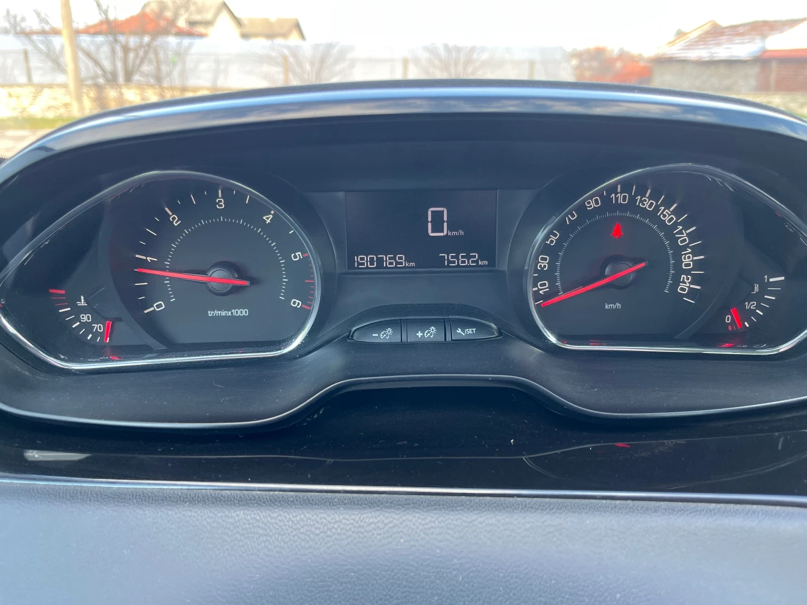 Peugeot 208 | Mobile.bg � ����������� 10