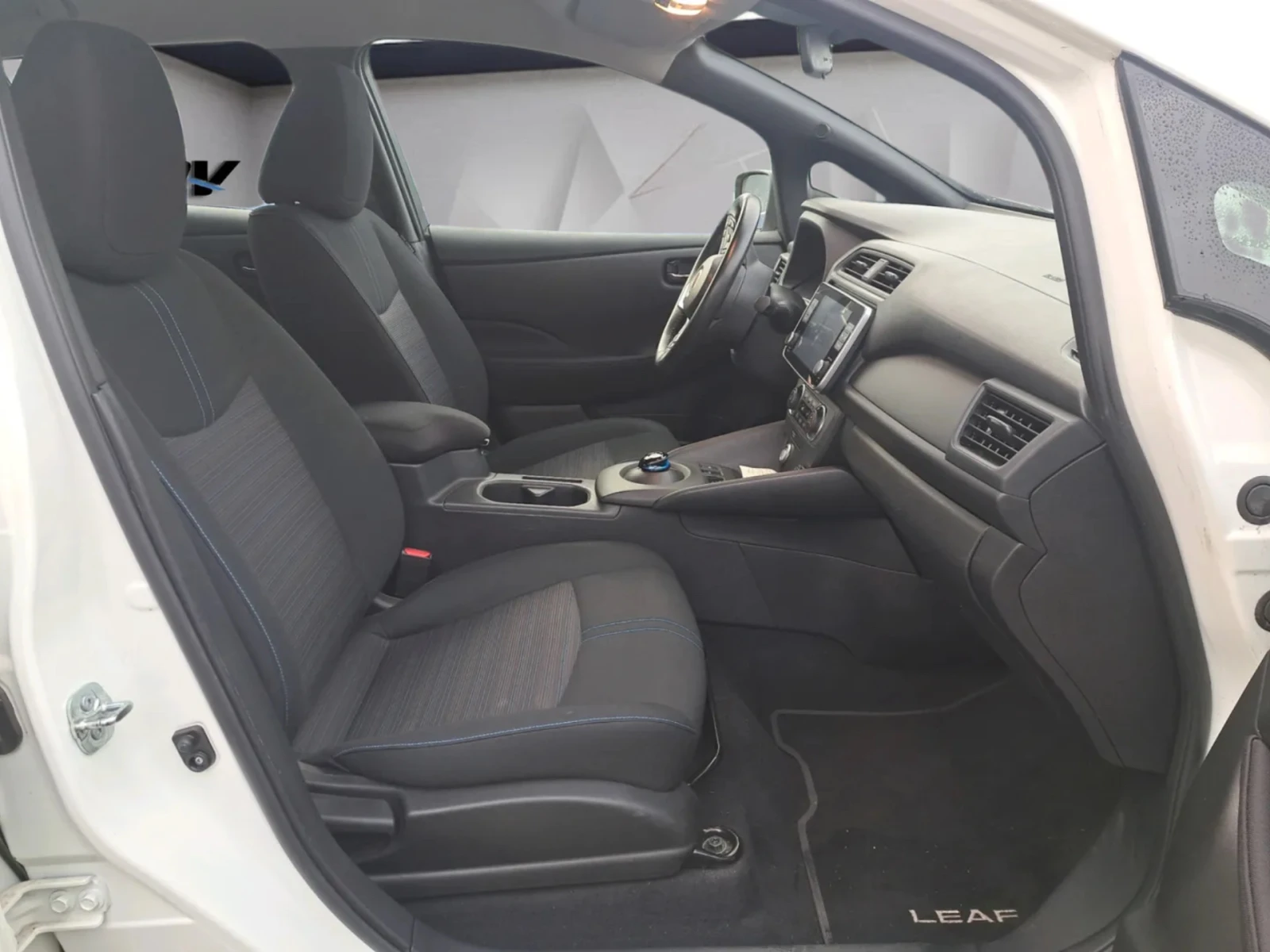 Nissan Leaf  + 62KWH FACELIFT 39000КМ. НАВИГАЦИЯ APPLE CAR PLAY, снимка 4 - Автомобили и джипове - 54077199