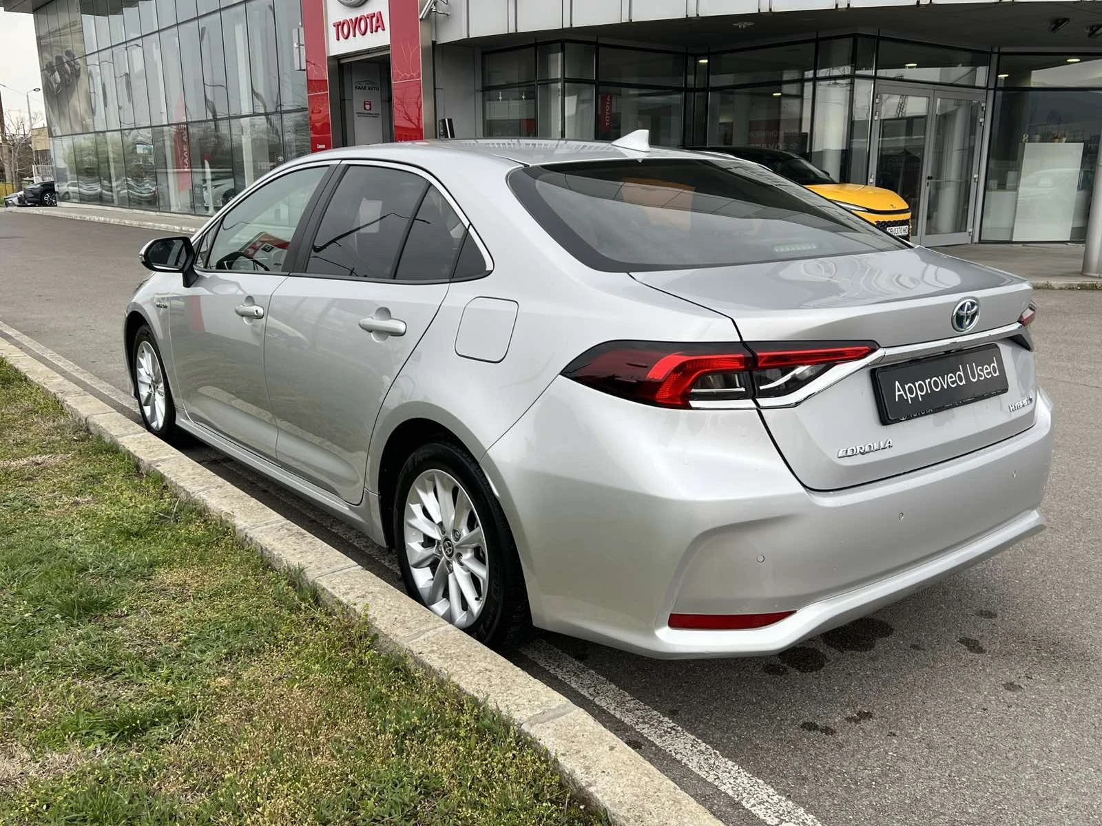Toyota Corolla 1.8 HEV Executive | Mobile.bg � ����������� 5
