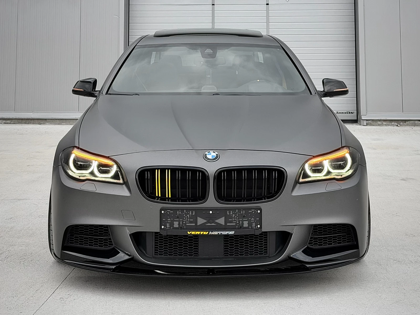 BMW 550 Face/Digital/HeadUp/Bang&Olufsen/3xTV/Soft Close, снимка 2 - Автомобили и джипове - 54114358