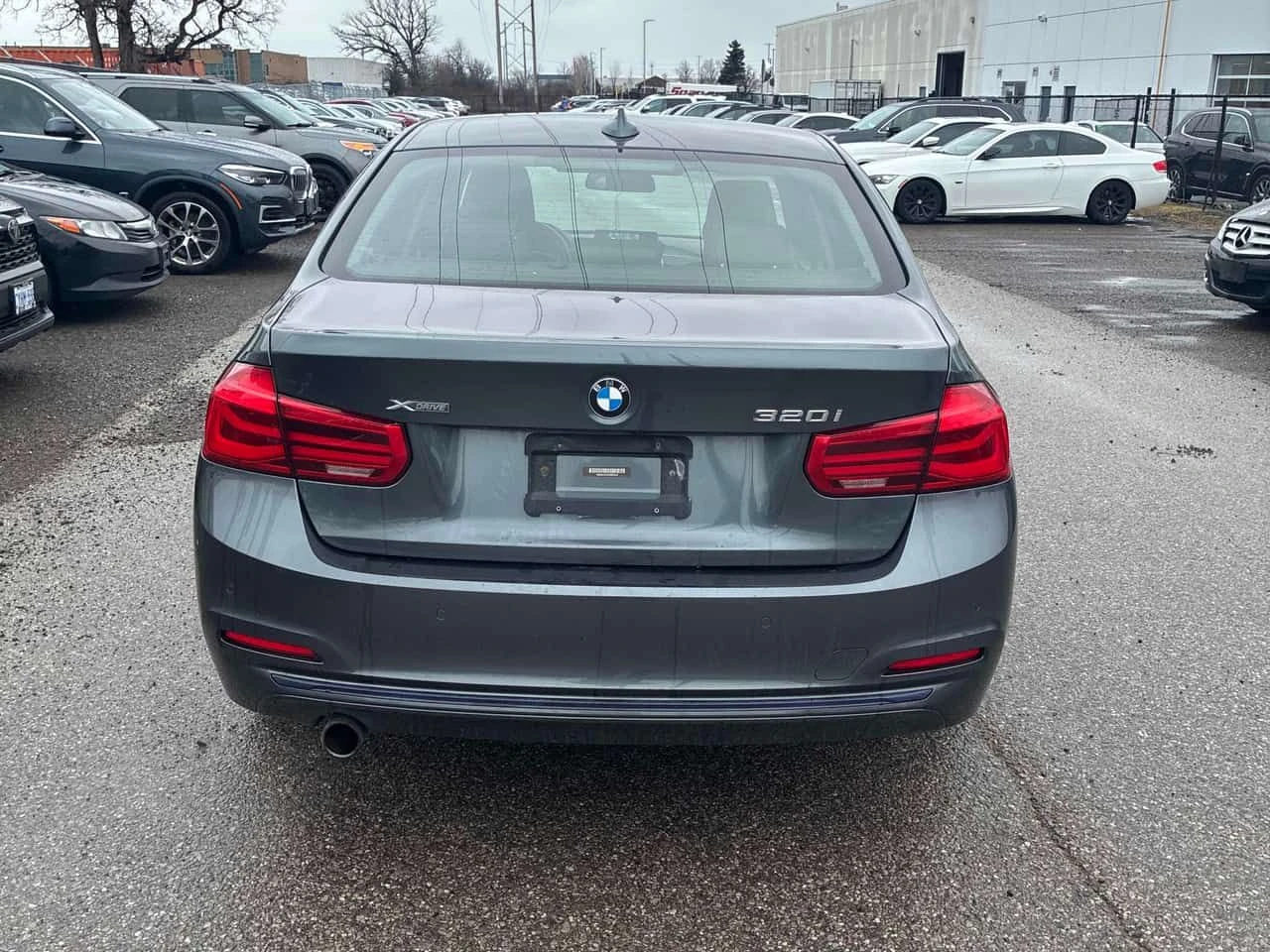 BMW 320 * 320i xDrive * CARFAX * ОТ ПРЕДСТАВИТЕЛСТВО НА BM, снимка 4 - Автомобили и джипове - 54176202