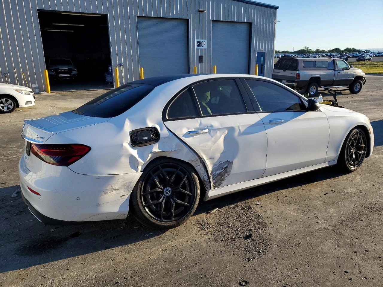 Mercedes-Benz E 450 3.0l 4Matic, снимка 3 - Автомобили и джипове - 54417249