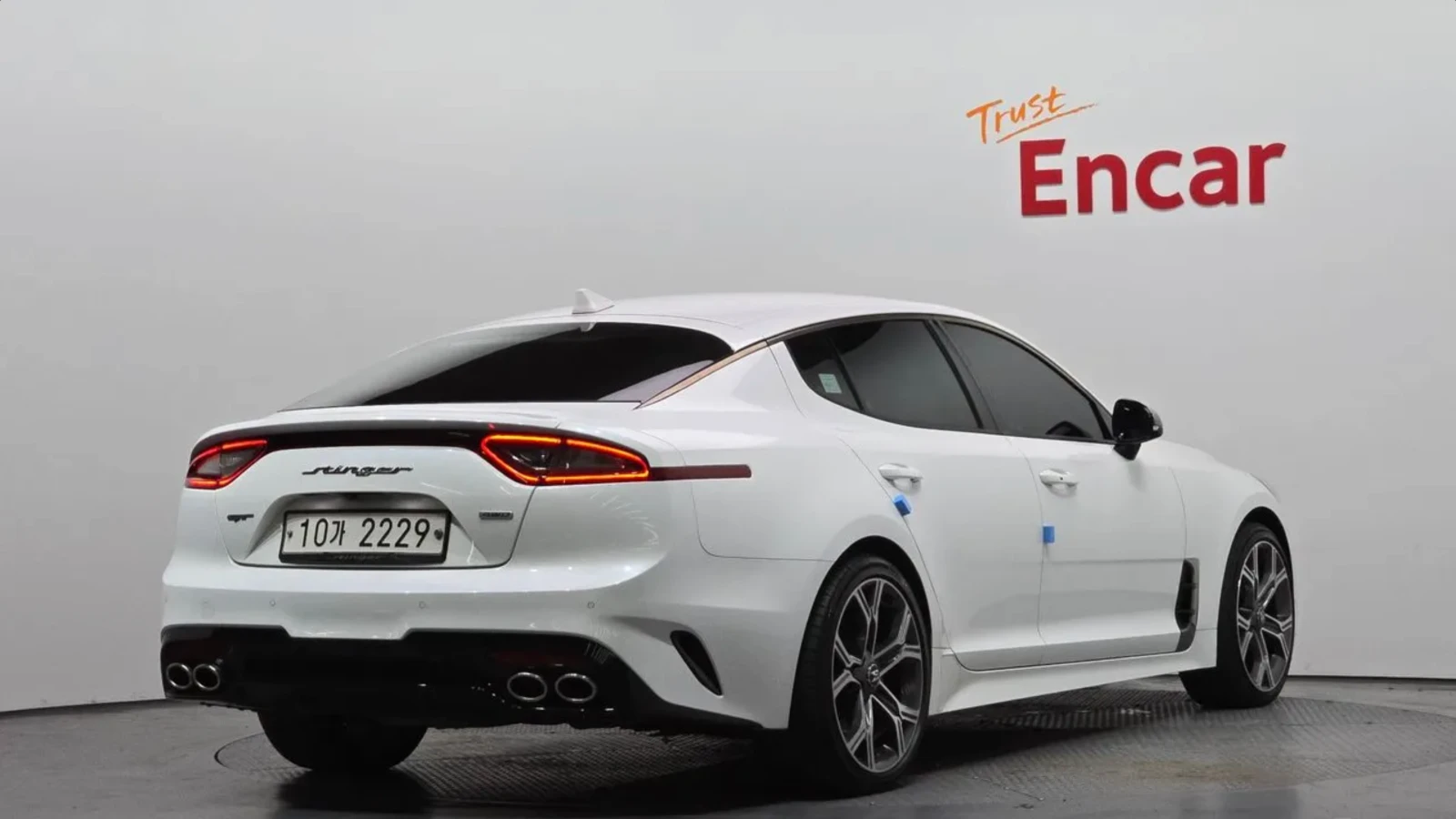 Kia Stinger 3.3 AWD MASTERS | ПОДГРЕВ | ОБДУХВАНЕ, снимка 4 - Автомобили и джипове - 54753059