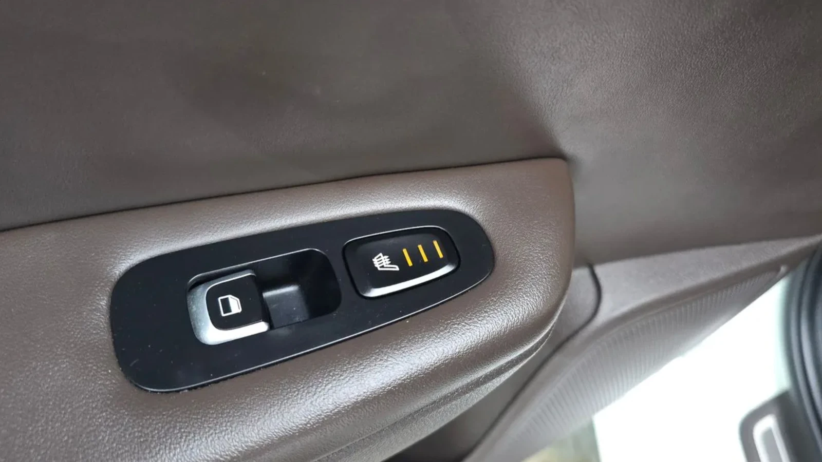 Kia Stinger 3.3 AWD MASTERS | ПОДГРЕВ | ОБДУХВАНЕ, снимка 16 - Автомобили и джипове - 54753059